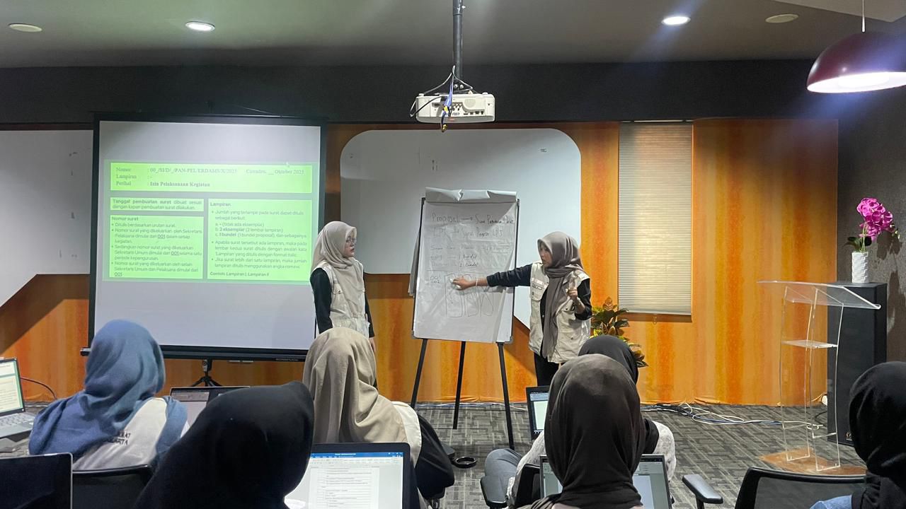 Interaksi yang terbangun antara pemateri dan peserta menciptakan suasana belajar yang santai tapi produktif. Foto Pribadi