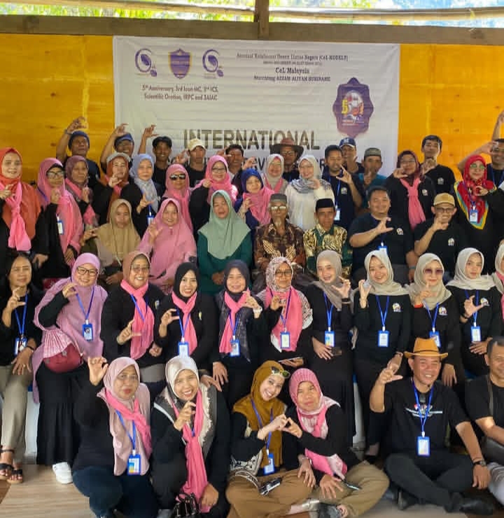 Potret kunjungan Asosiasi Kolaborasi Dosen Lintas Negara | Instagram KBA Rammang-Rammang