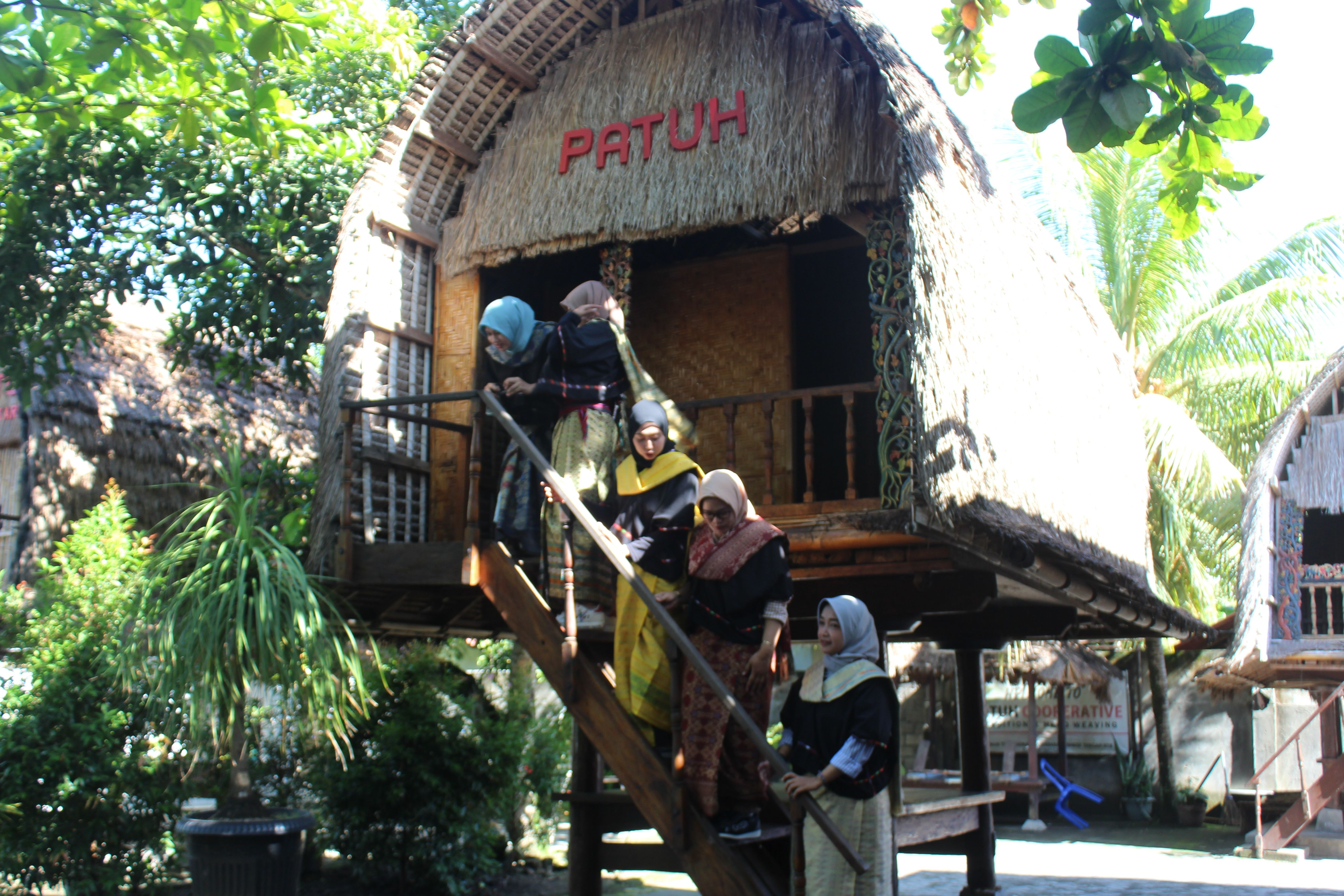 Dokumentasi Pribadi: Wisata Foto Pakaian Adat