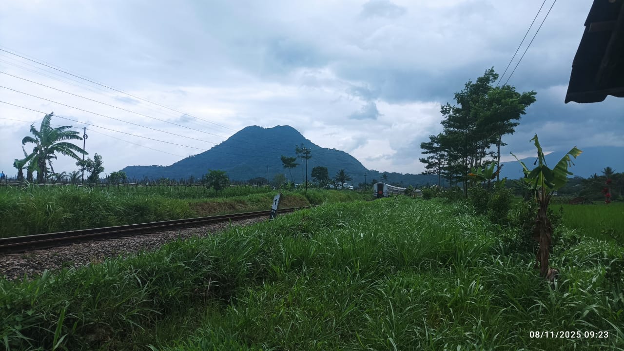 Gunung Haruman dari kejauhan