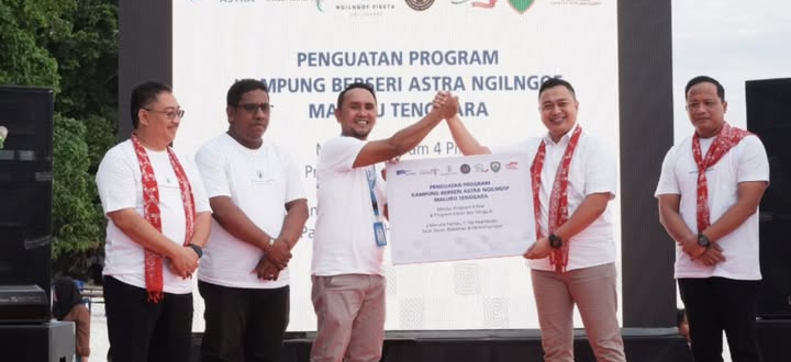 Potret puncak event Ngilngof Fiesta di Pantai Ngurbloat, didukung oleh PT Astra Internasional Tbk | Instagram Kampung Berseri Astra Ngilngof Maluku Tenggara