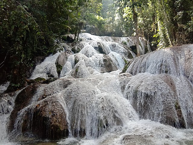Air Terjun Saluopa | Foto: Wikimedia Commons