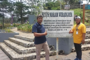Salah satu makam kramat santri dari Arif Muhammad/Foto : Dok. Pribadi (Agus Kusdinar)