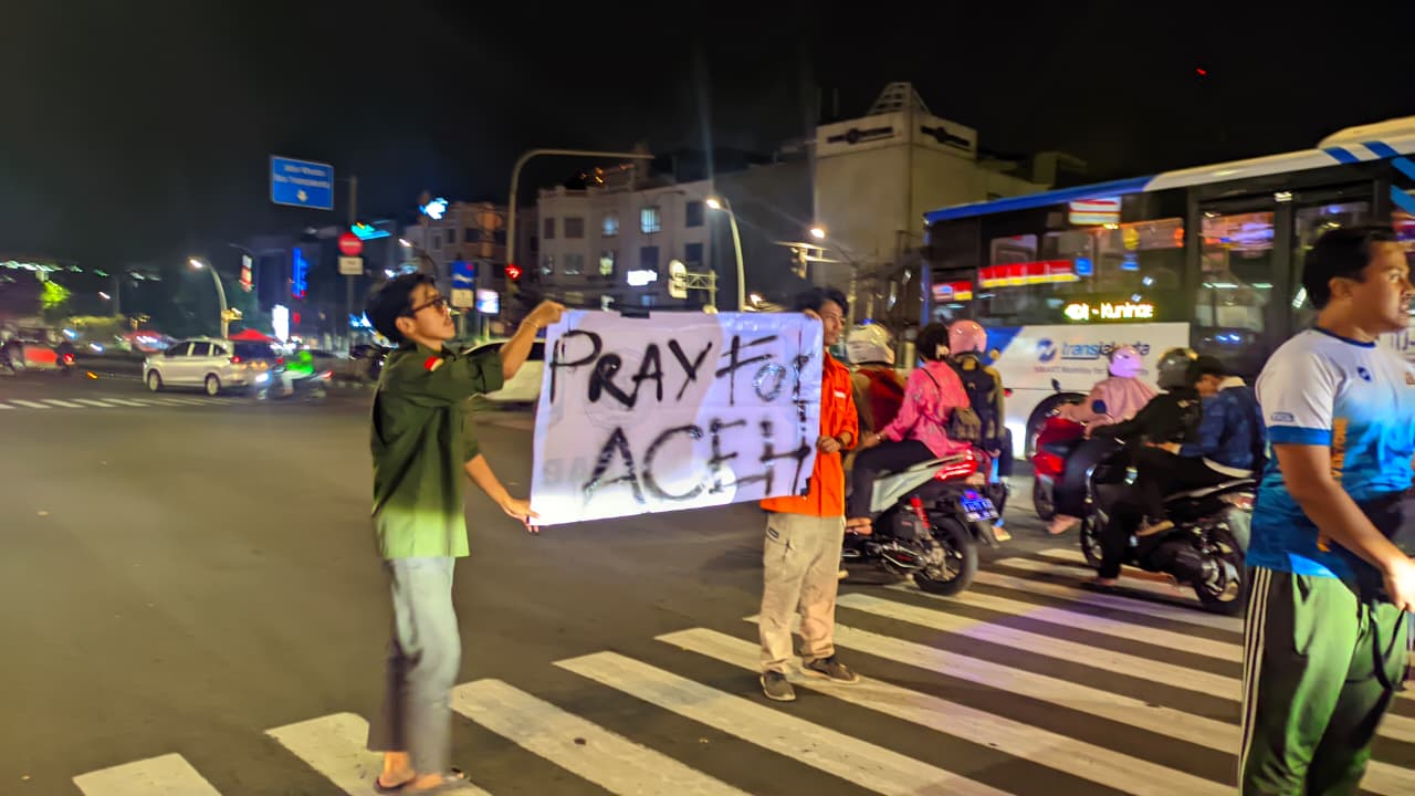 Aksi peduli mahasiswa asrama pada korban bencana sumatra