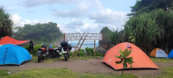 camaping di tepi pantai madasari pangandaran