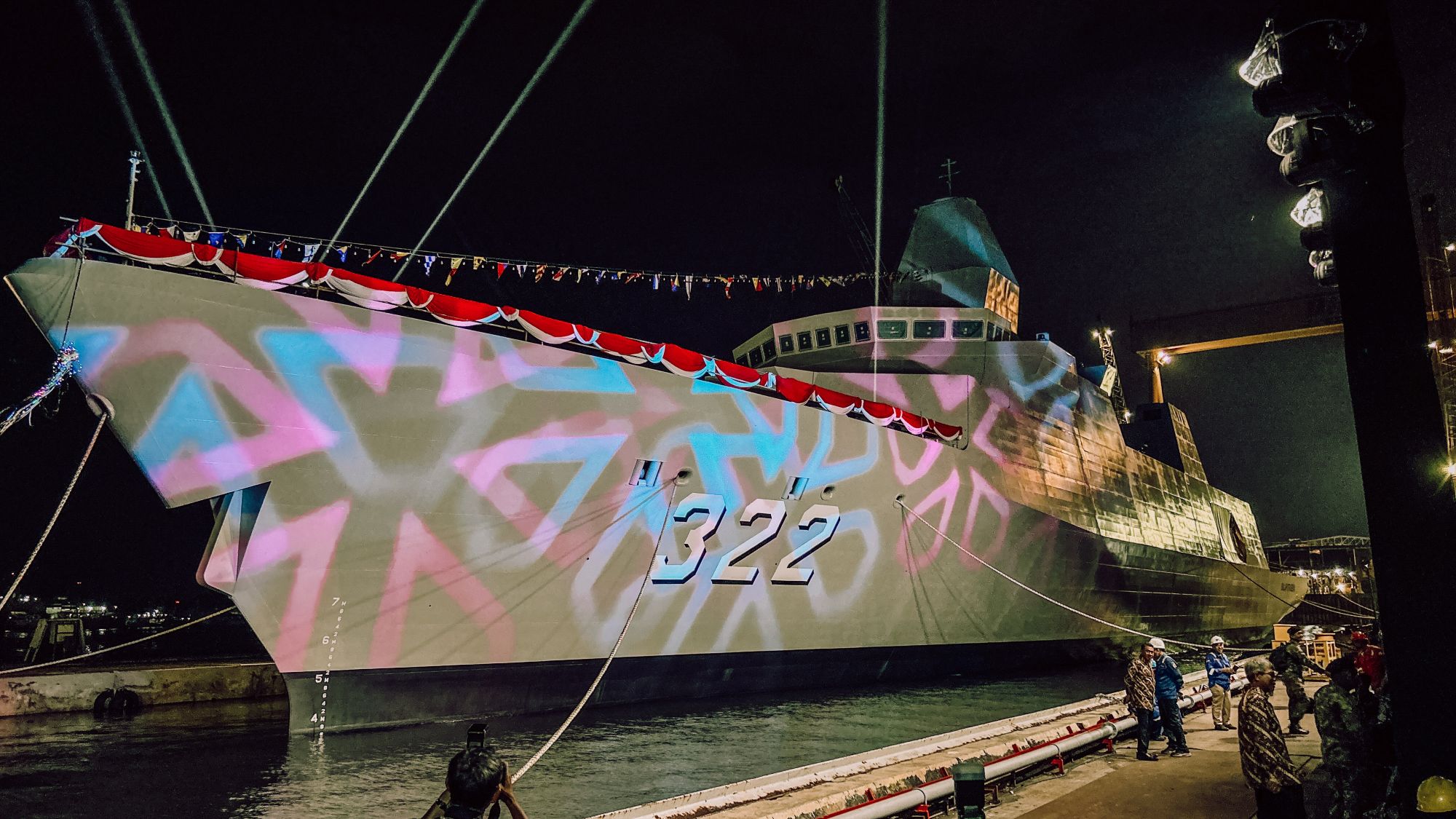 Keadaan Frigate Merah Putih Bernama KRI Balaputradewa saat diluncurkan di Surabaya, Kamis (18/12) | Foto: GNFI/Angelia Gunawan