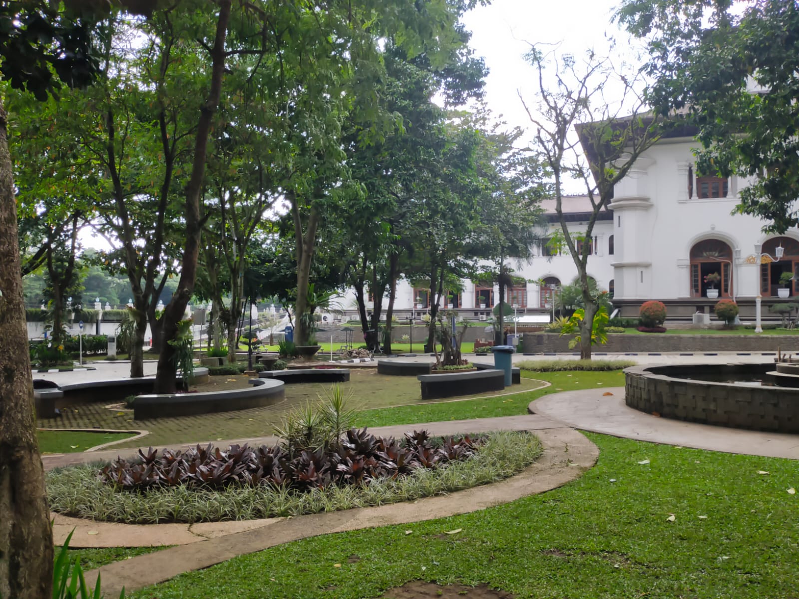 Halaman belakang Gedung Sate