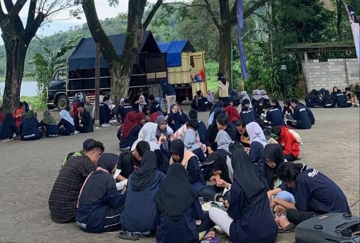Potret kegiatan outbound peserta didik Genta Course | Instagram Genta English Pare