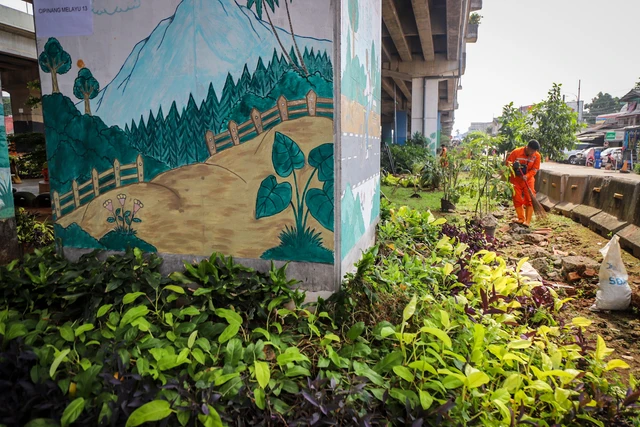 Urban farming di kolong tol Becakayu