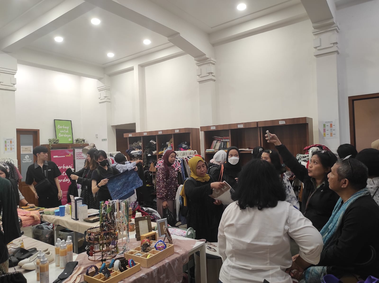 Give Back Sale Pundi Perempuan