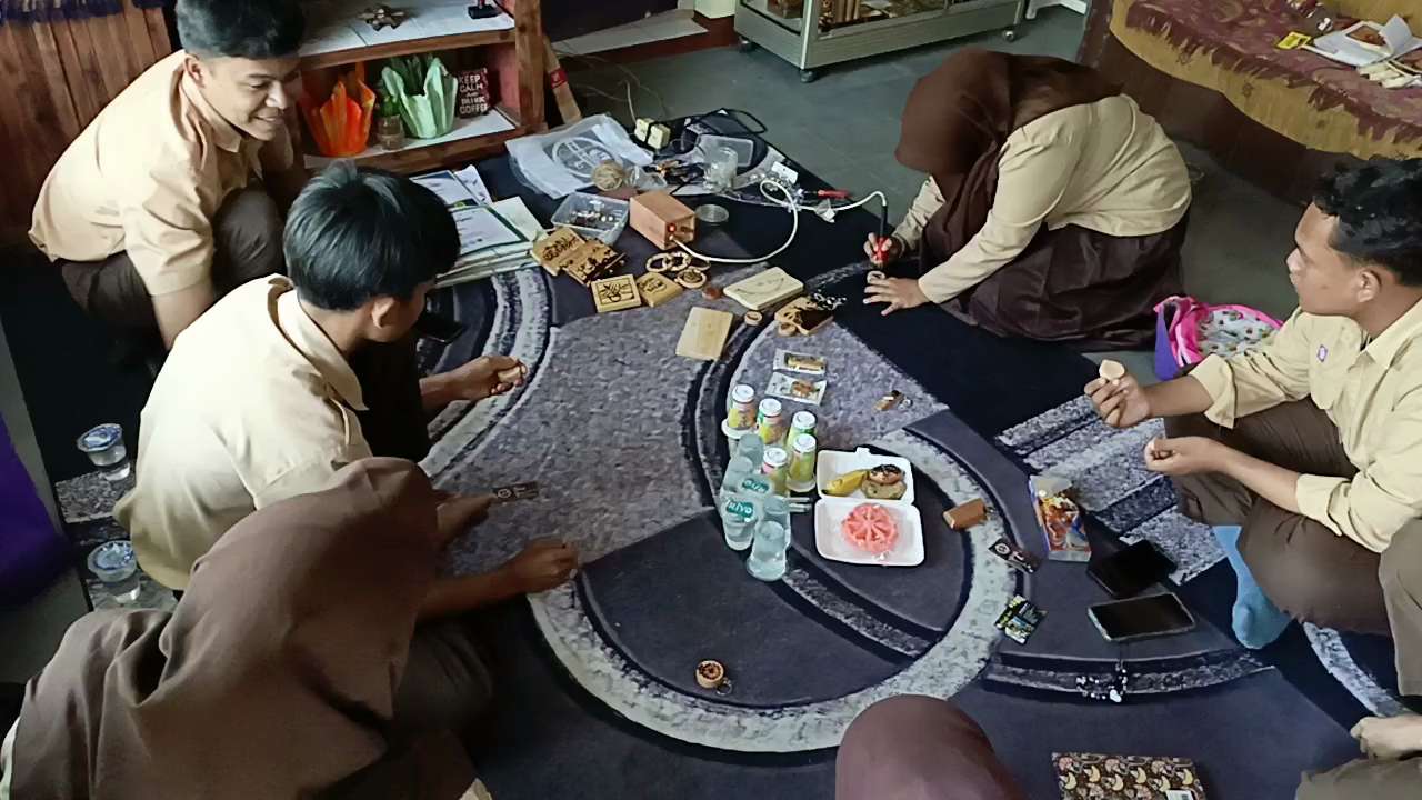 Kunjungan sekolah SMA ke Belgi Art | sumber: Dok. Pribadi Belgi Alhuda