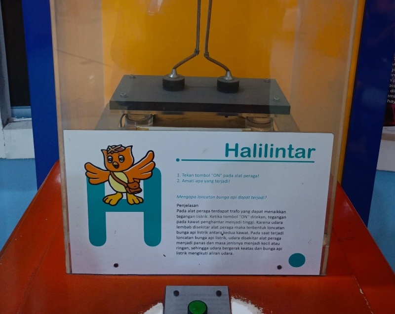 Salah satu alat peraga edukasi di Taman Pintar | (Dokumentasi milik pribadi)