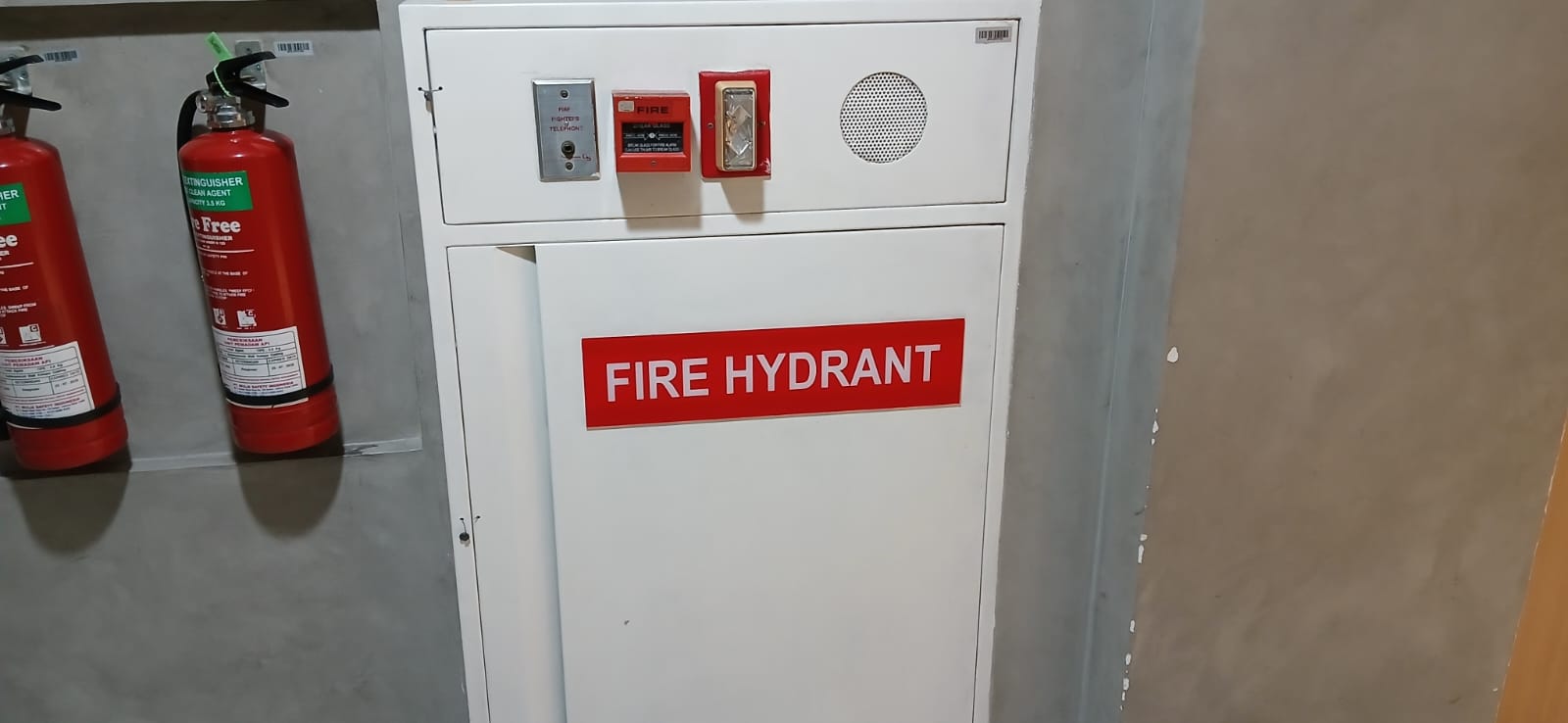 Hidran kebakaran, salah satu contoh alat pemadam api