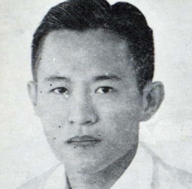 Tan Liong Houw, legenda sepak bola Persija dan Timnas Indonesia. Tentu dari foto ini bisa dilihat parasnya berbeda dengan Tan Hoan Liong sang pecatur yang memiliki struktur wajah oval. (Sumber: X/@ravandolie)