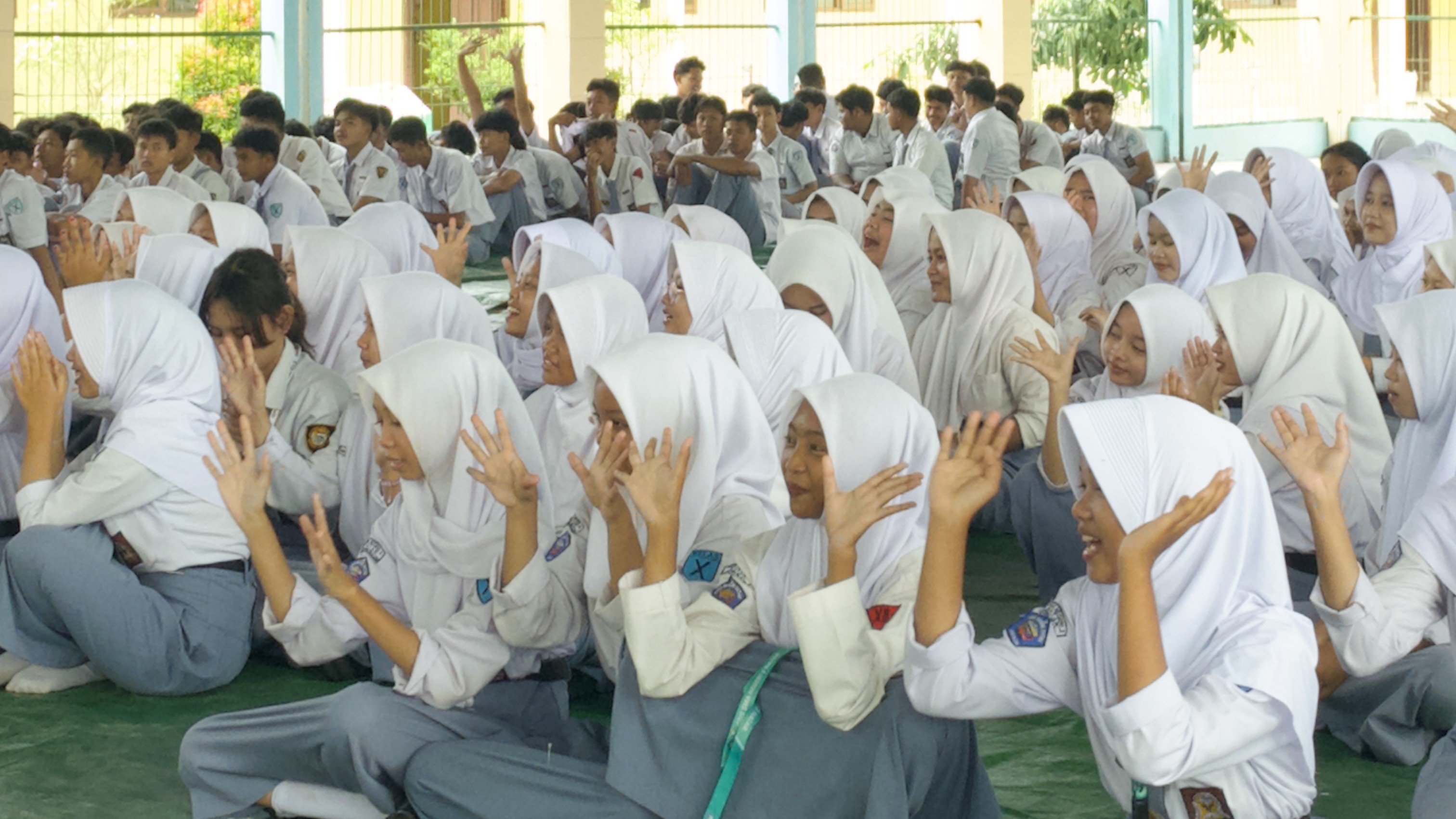 Siswa SMAN 2 Natar Antusias mendengarkan Sosisalisasi Bahayu Judi Online Mahasiswa KKN Pancasila | Foto : Divisi KKN Desa Pancasila