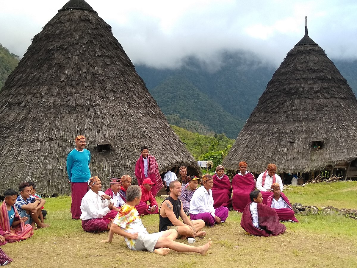 Wae Rebo 'Negeri Diatas Awan' Manggarai, Flores, NTT | Foto: Wikimedia Commons/AdhyTjah