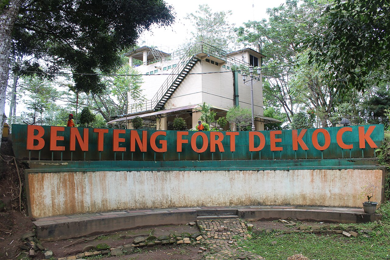 Benteng Fort De Kock tampak depan