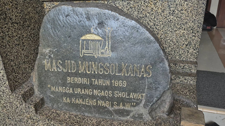 Masjid Jami Mungsolkanas Bandung. Foto: dokumen penulis.
