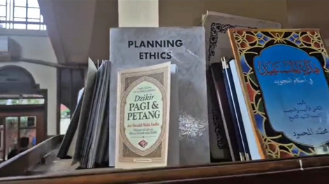 Masjid Jami Mungsolkanas Bandung. Foto: dokumen penulis.