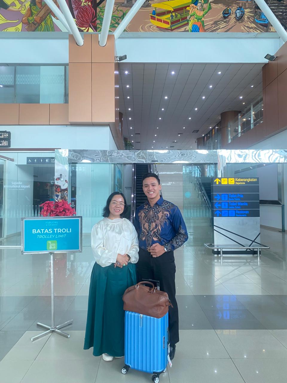 Petrus Jantoro bersama mentornya Senator DPD/MPR RI Kalimantan Barat, Maria Goreti S.Sos., M.Si (Foto: Dok. Pertus Jantoro)