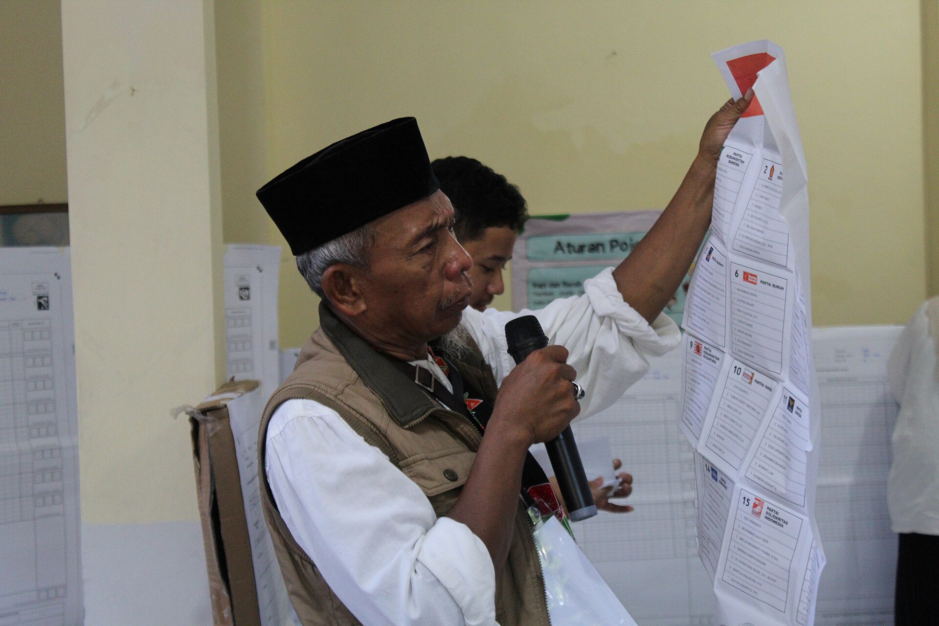 Penghitungan Suara Pemilu © Wikimedia — Faldi00