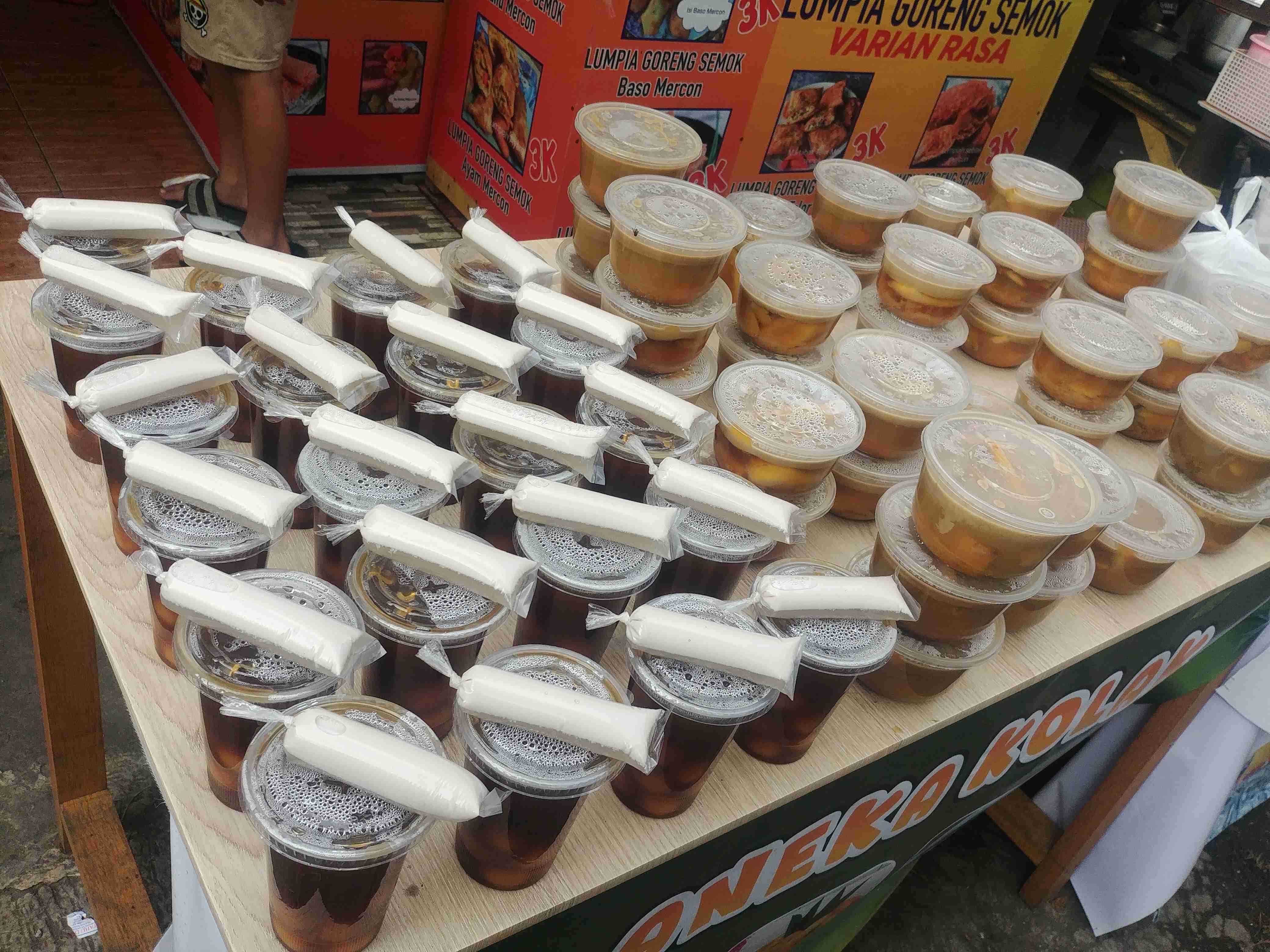 Takjil. Foto: Fabian S.R.