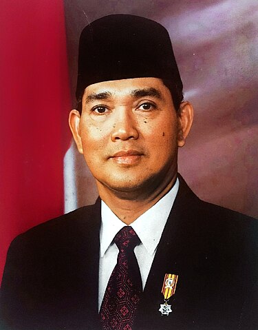 try sutrisno saat menjabat sebagai wakil presiden RI | wikimedia commons