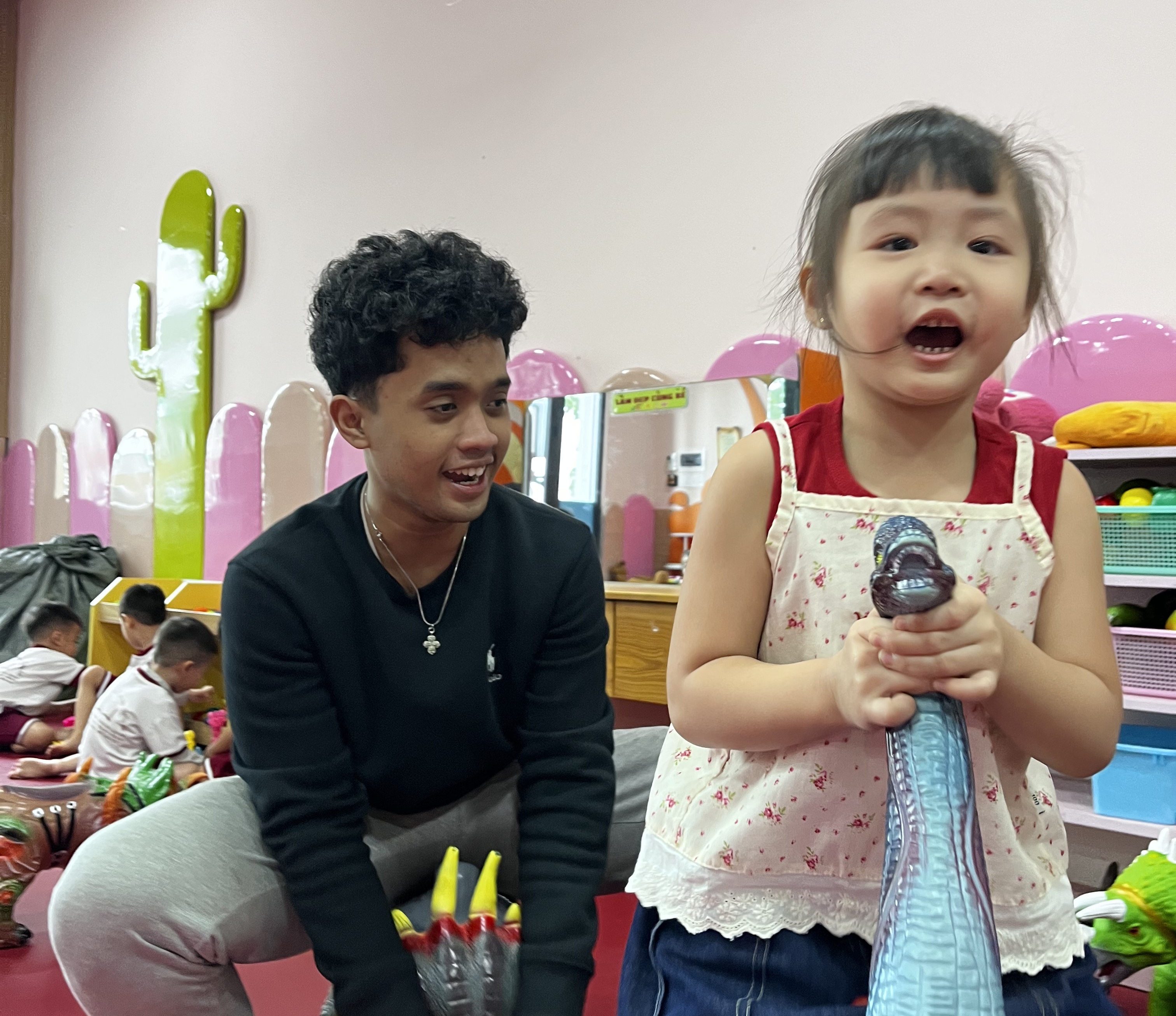 Keseruan Putra bersama anak-anak Montessori Preschool