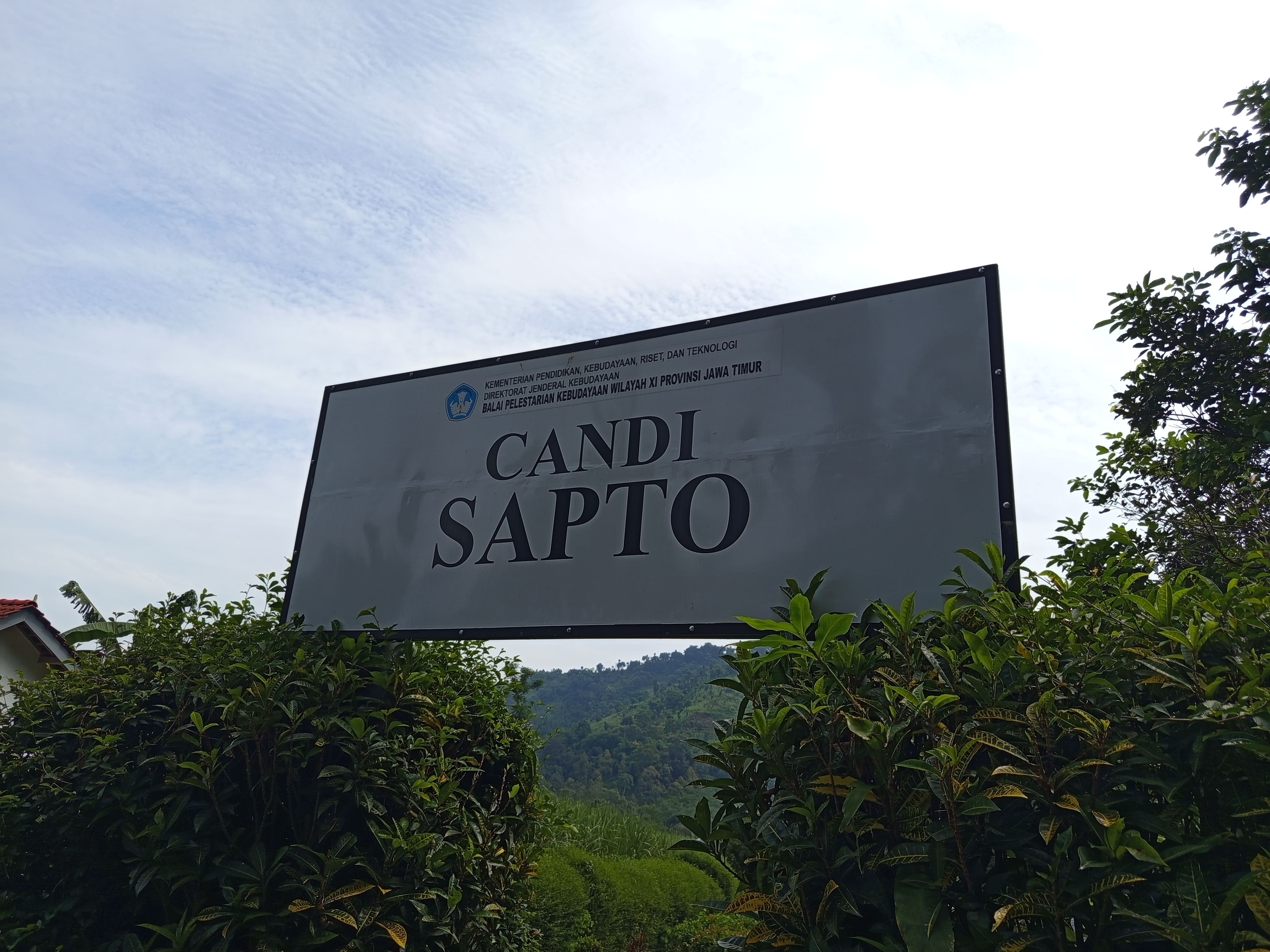 Papan nama Candi Sapto © Dokumentasi Pribadi