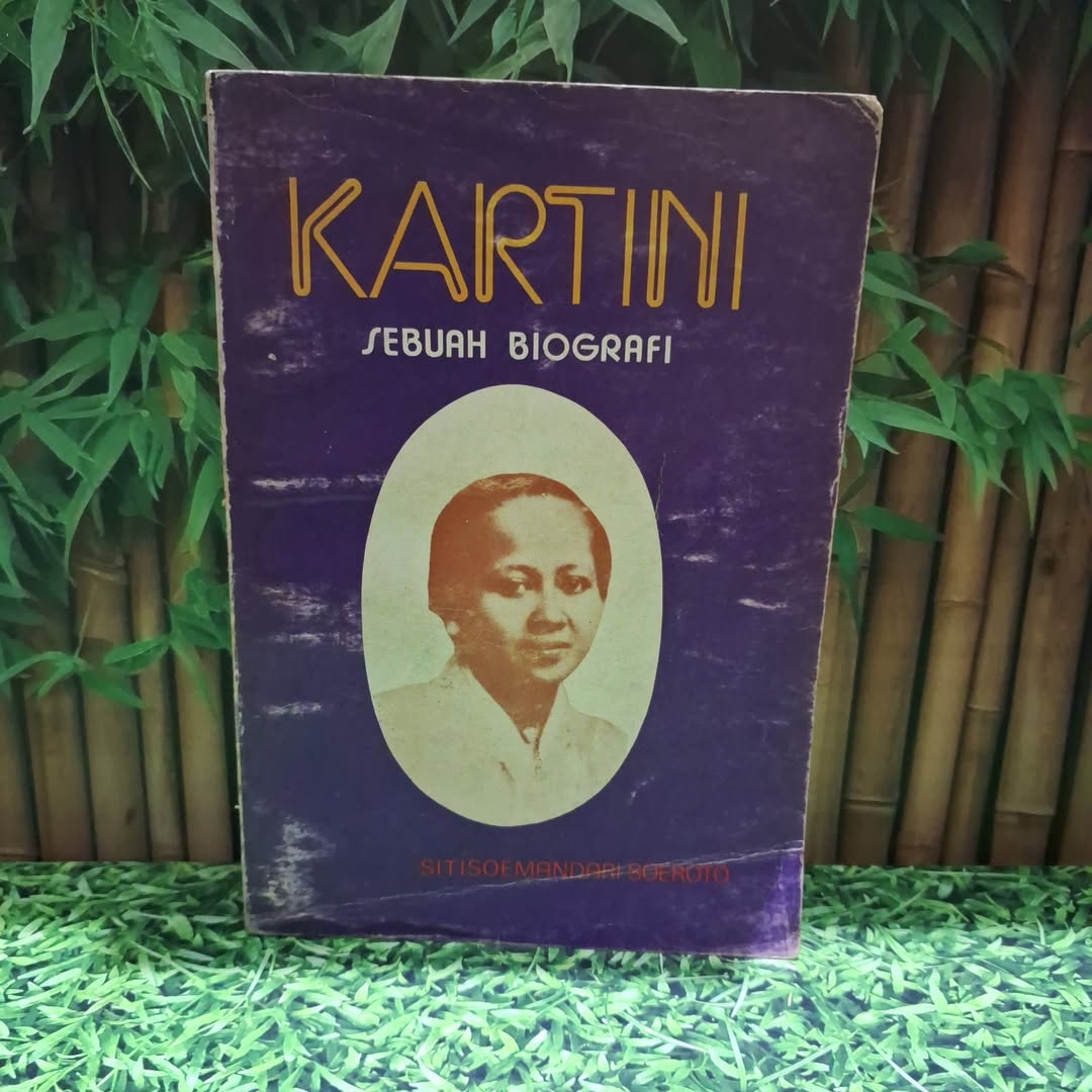 Buku Kartini - sebuah biografi, karya Sitisoemandari Soeroto | sumber IG rarebooks_tmii