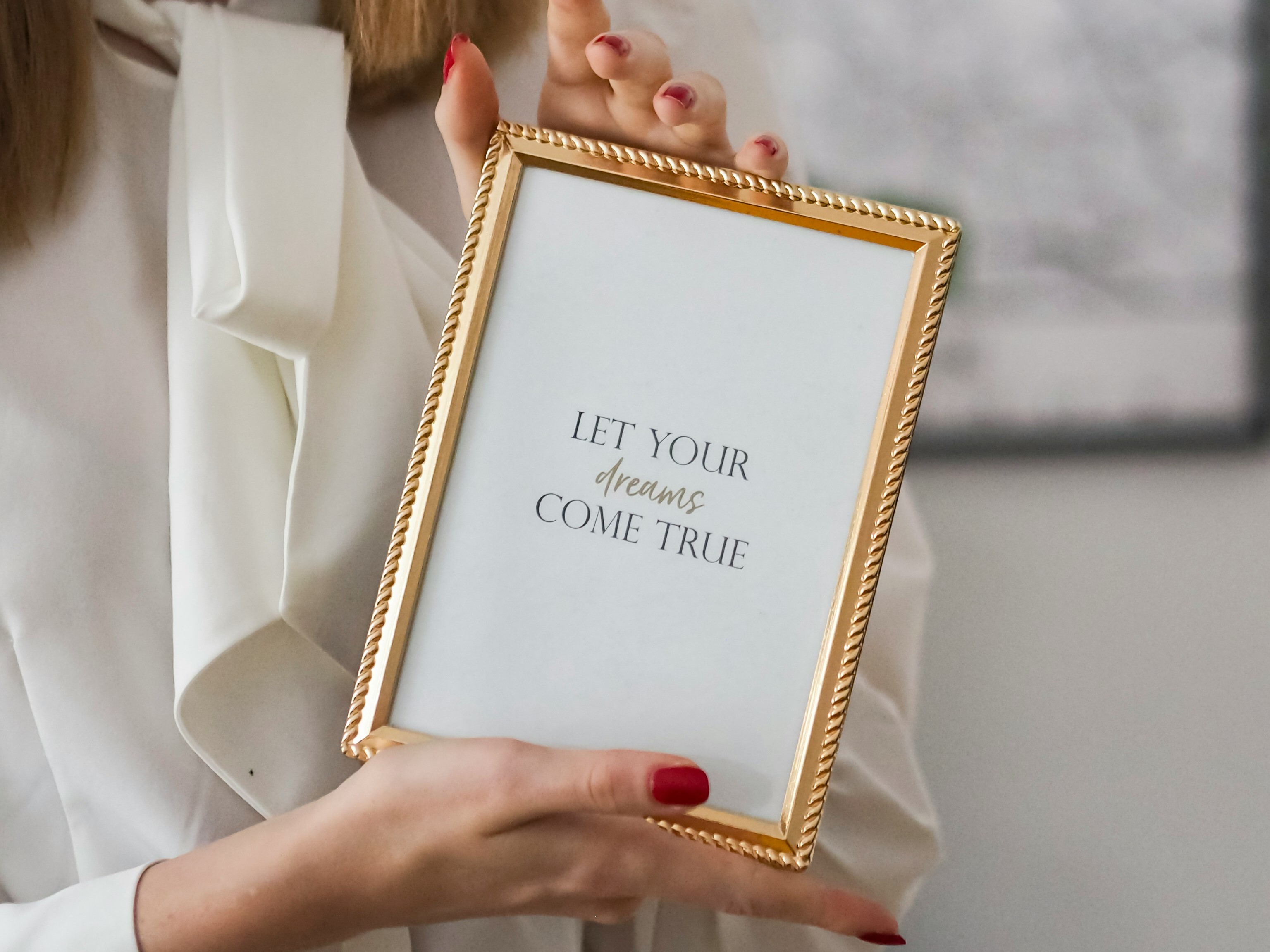 Caption Hari Kartini Lucu dan Modern, Relatable untuk Instagram Pemudi Jompo! | Unsplash @Laura Chouette