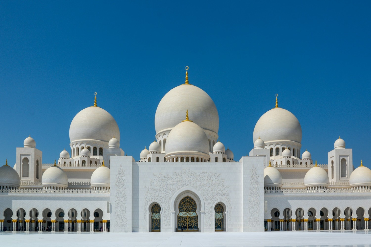 Potret Masjid Agung Sheikh Zayed di Abu Dhabi | Sumber: Unsplash @Nick Fewings