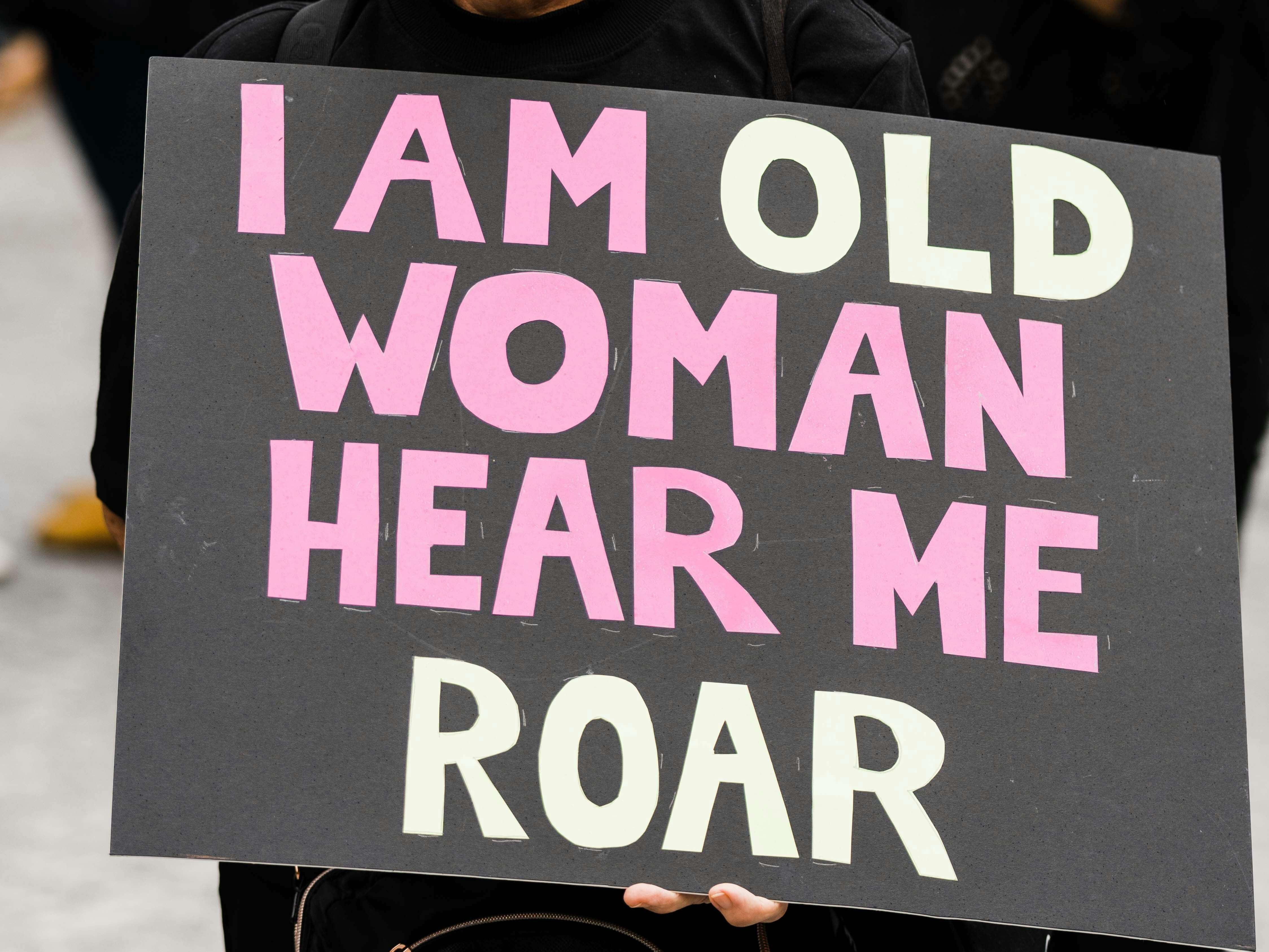 Quotes Hari Kartini Bahasa Inggris dan Terjemahannya untuk Caption Media Sosial | Unsplash @Stewart Munro