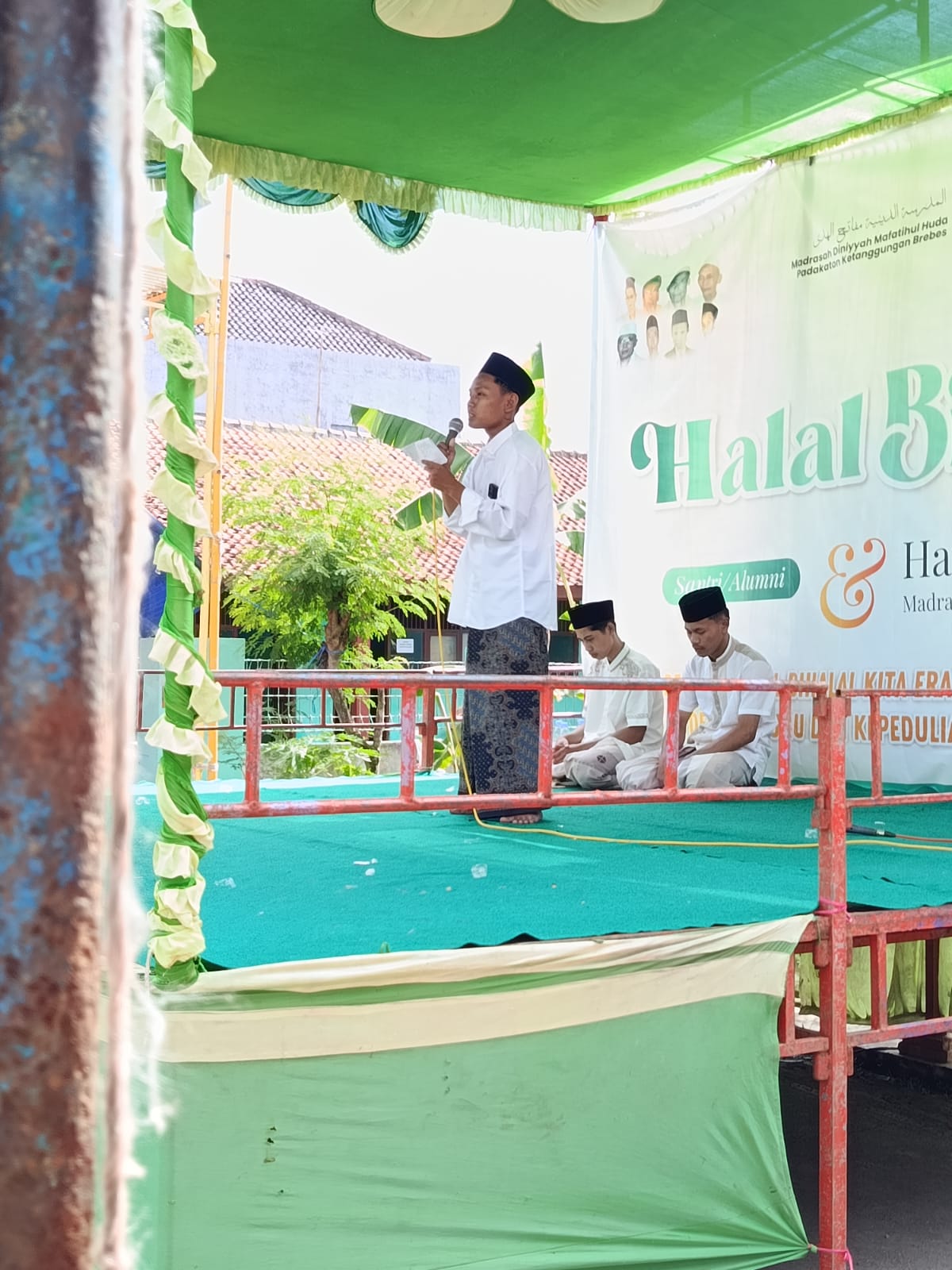 Sambutan Ketua Panitia HBH Santri/Alumni dan Haul Masyayikh Madrasah Diniyyah Mafatihul Huda Padakaton