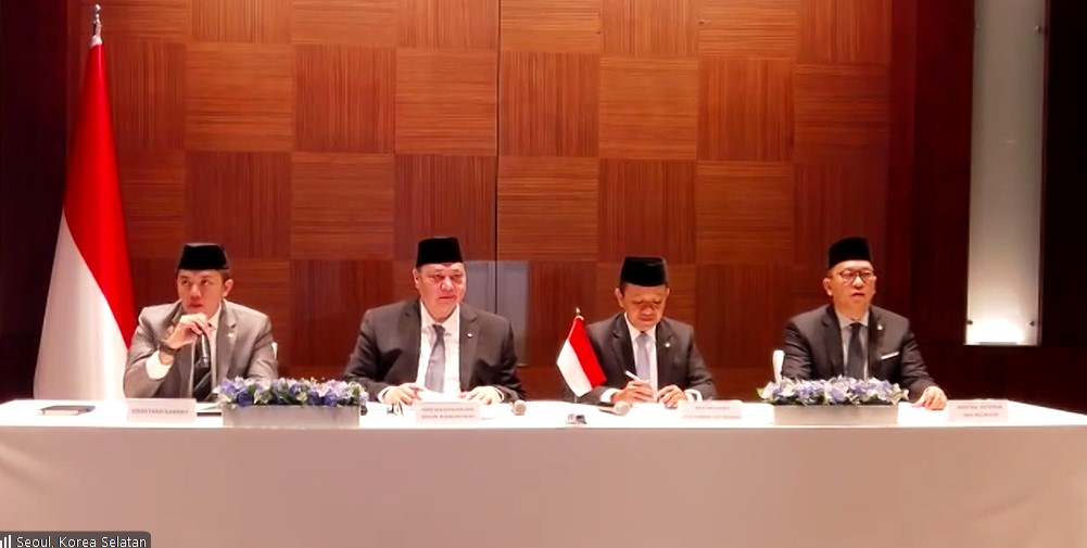 Konferensi terkait kebijakan Transformasi Budaya Kerja Nasional dan Kebijakan Energi, Selasa (31/3/2026).