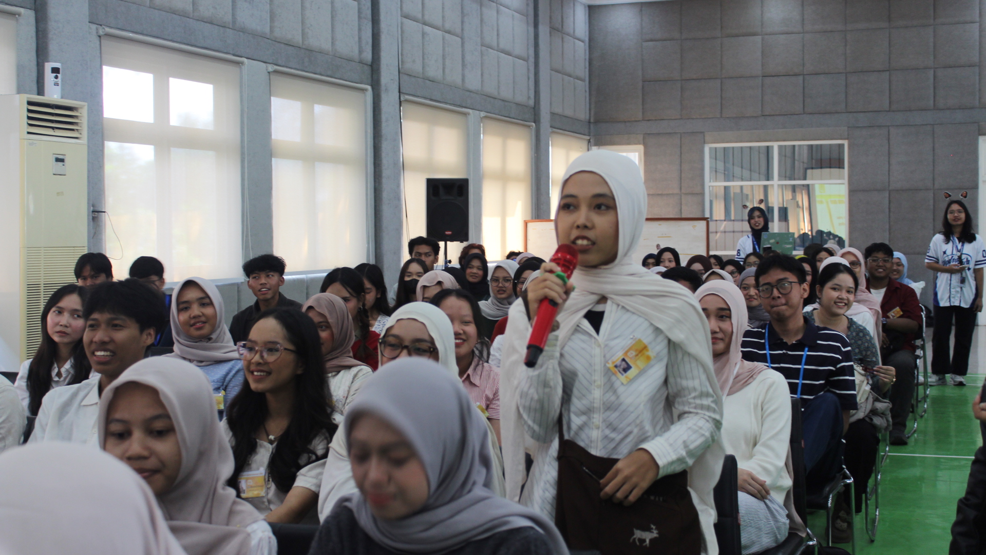  Peserta AFL didorong untuk memiliki keberanian menyampaikan gagasan dan pendapat di khalayak umum. 