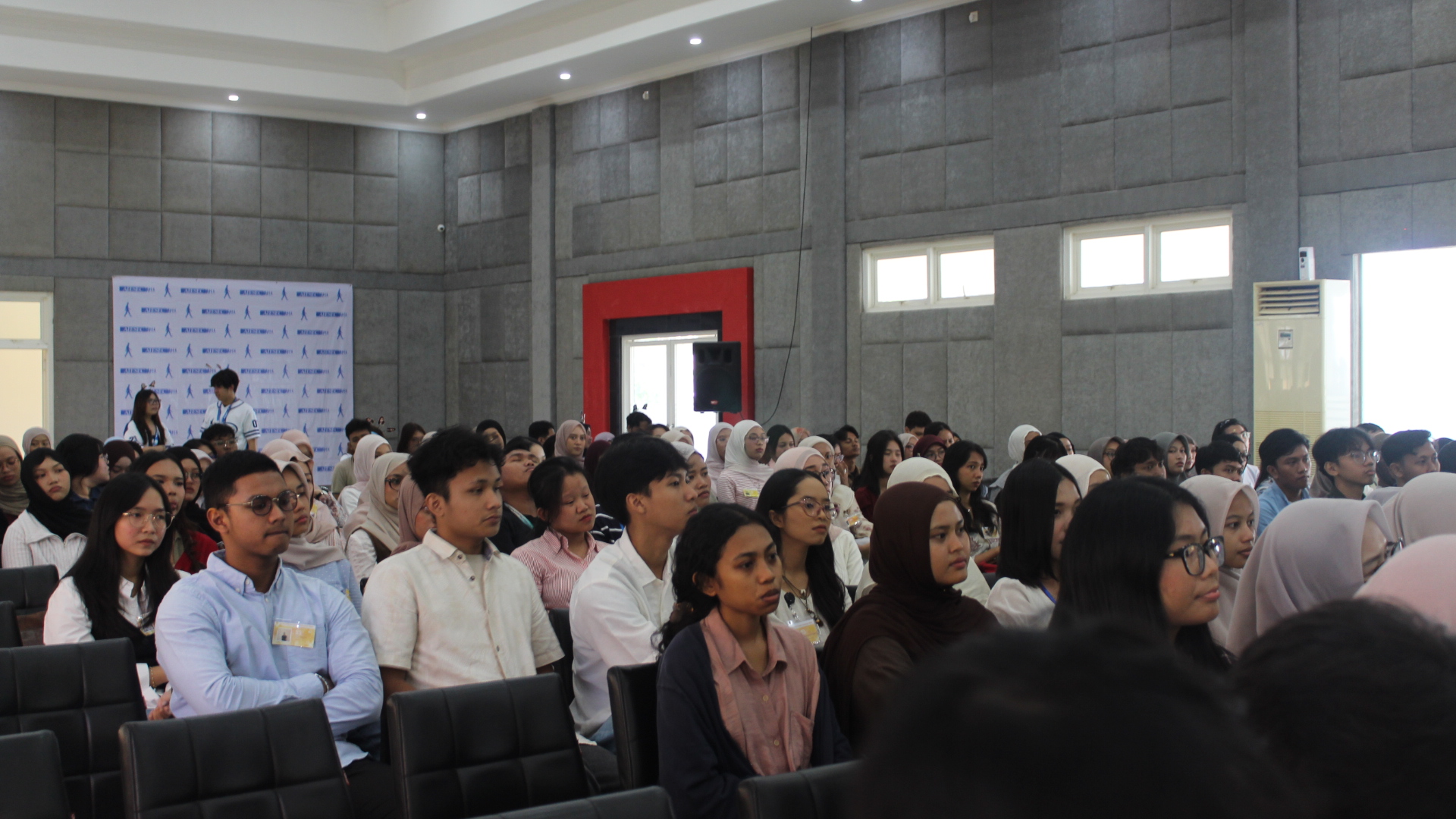  Peserta AIESEC Future Leader Summer Peak 2026 dalam sesi materi kepemimpinan. 