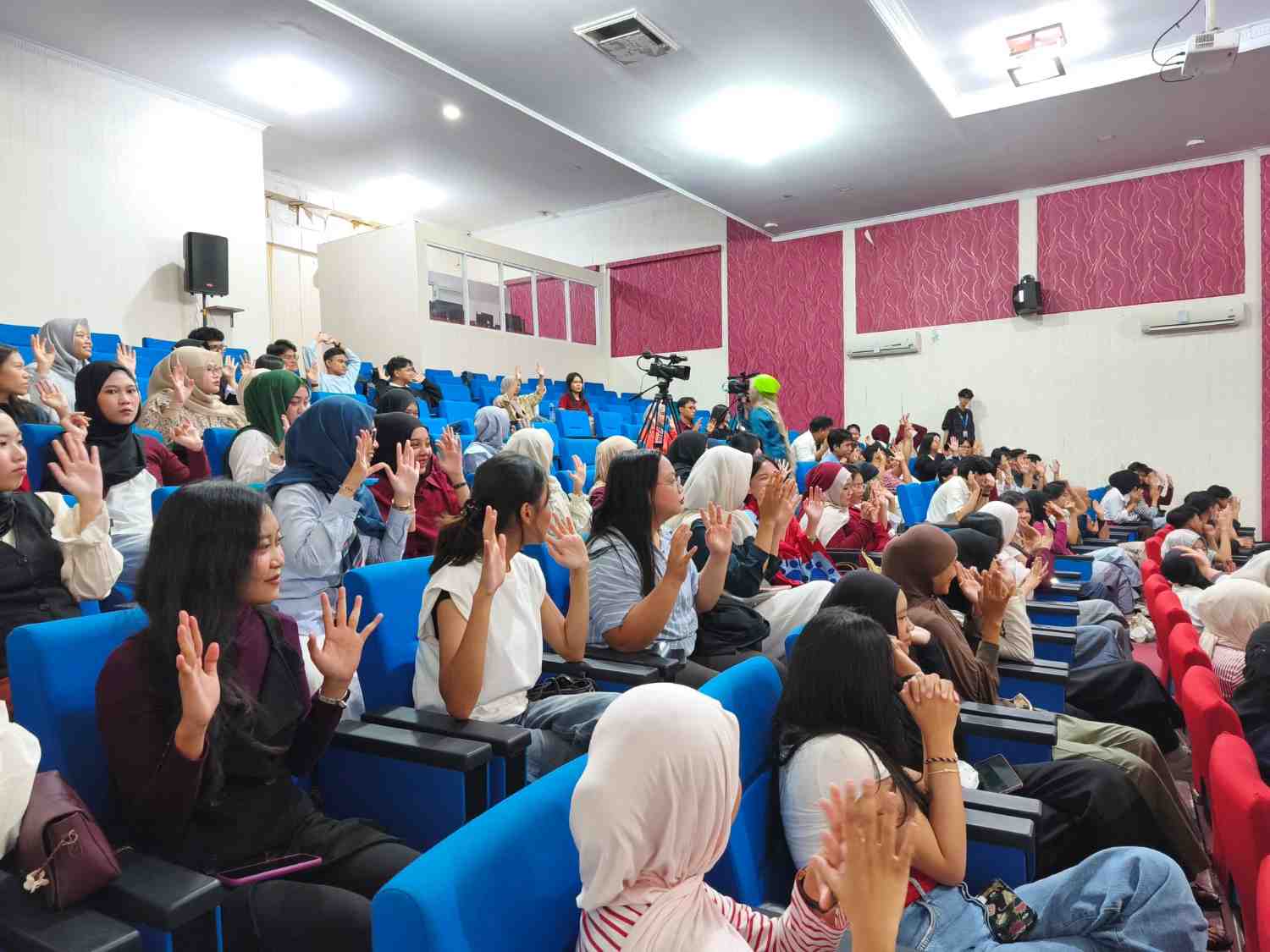 Delegates AFL Summer Peak 2026 melalui Induction Session | Sumber: Dokumentasi Pribadi @AIESEC in Indonesia