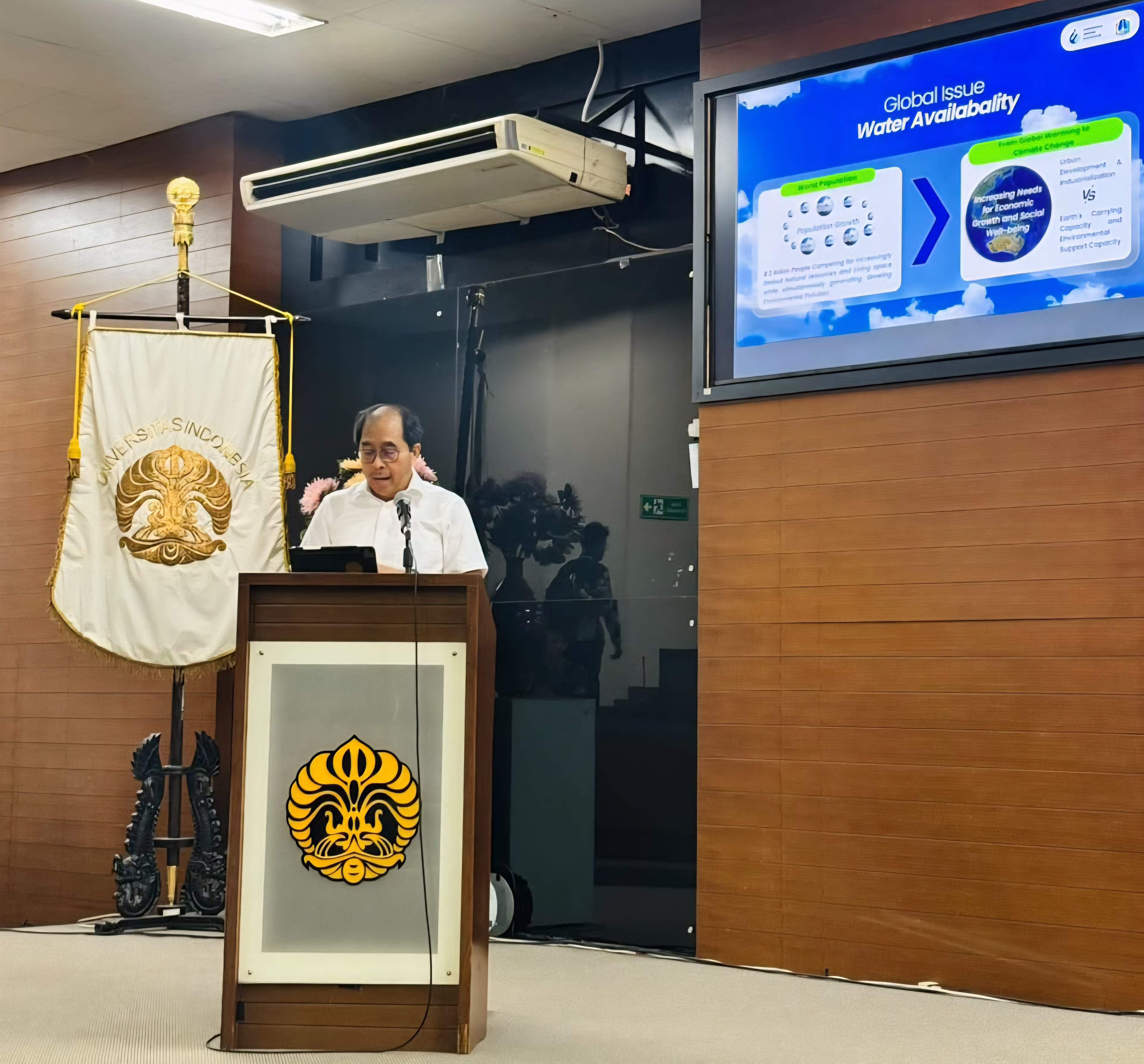 Guru Besar Teknik Lingkungan UI, Prof. Dr. Firdaus Ali sebagai narasumber dan perwakilan Universitas Indonesia | Dokumentasi Pribadi