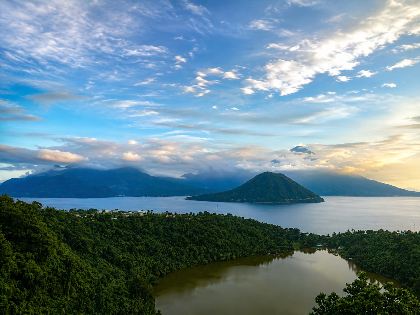 Danau Laguna Ternate