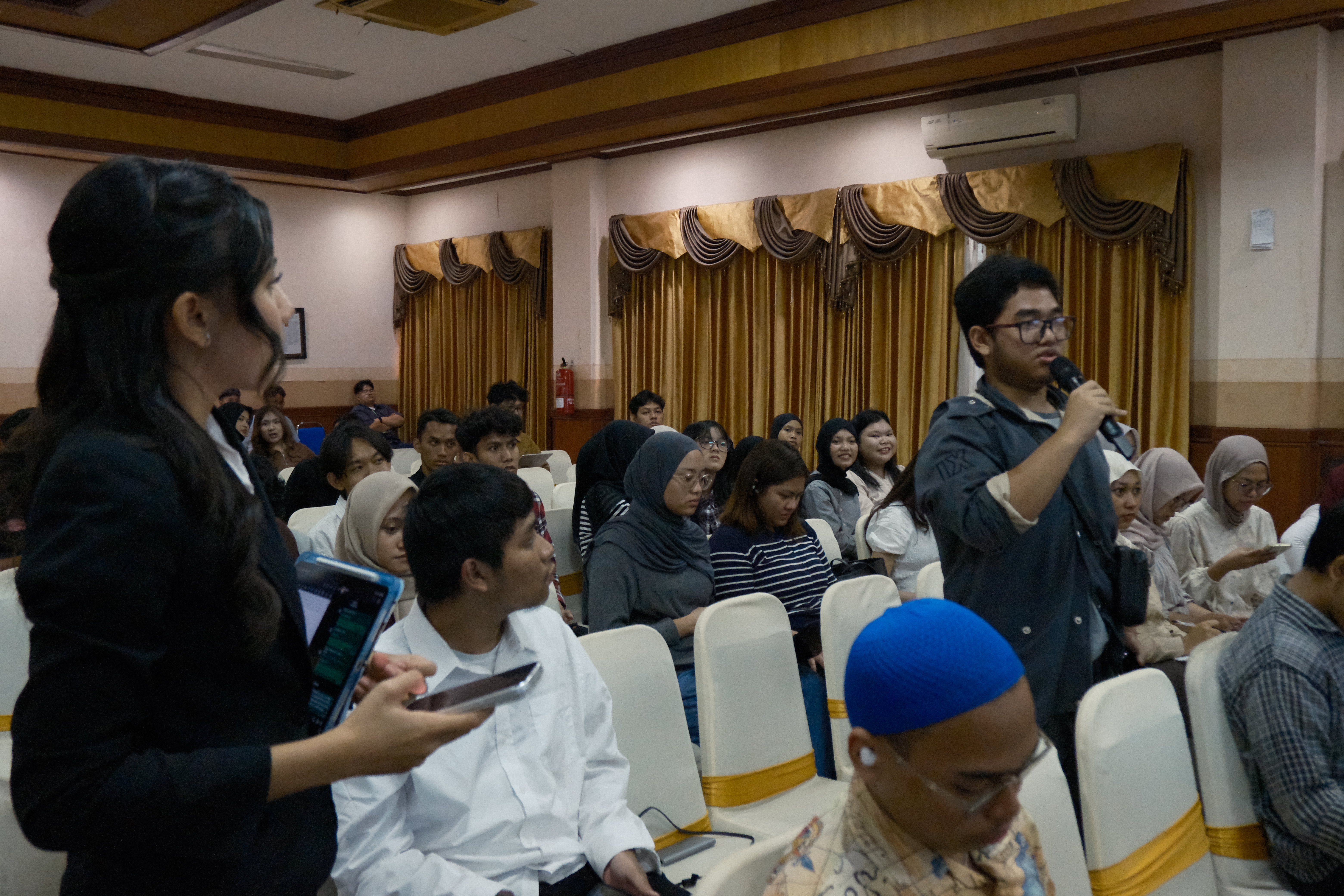 Peserta Global Crossroad saat Diskusi Bersama