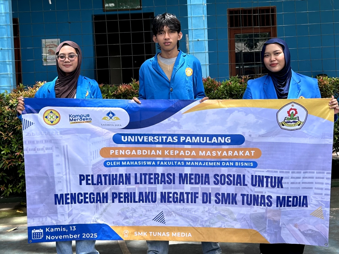 Dokumentasi Kegiatan PKM Foto Kelompok 2