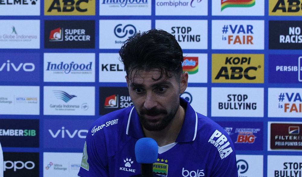 Pemain Persib Bandung, Frans Putros
