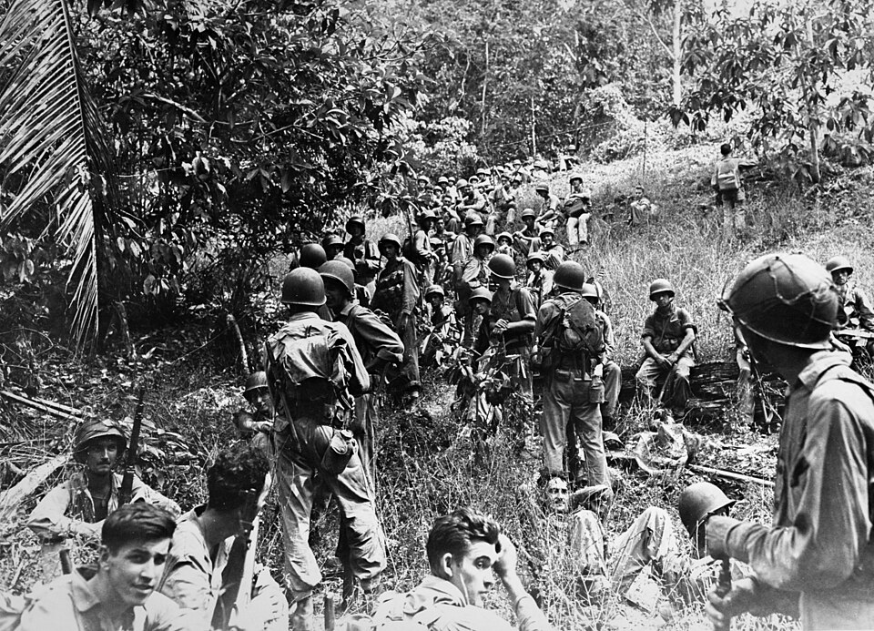 Tentara AS sedang memasuki Guadalcanal di Solomon Island | Wikimedia commons