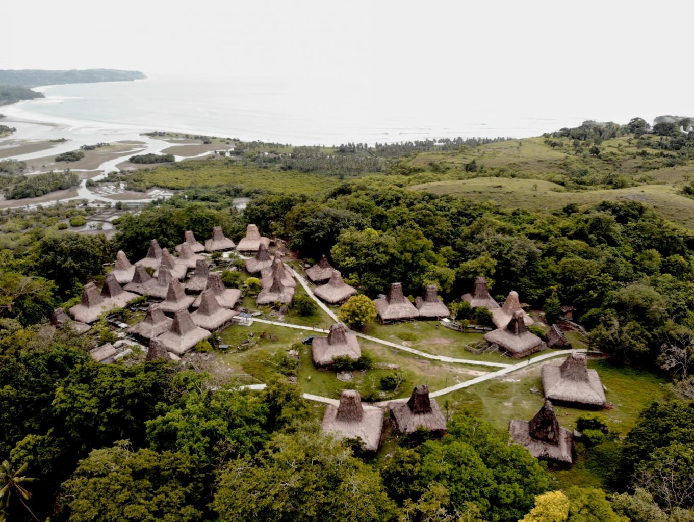 rumah adat sumba