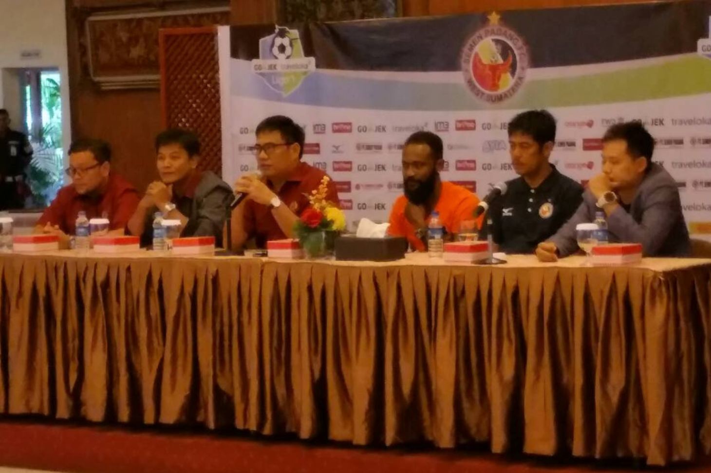 Eks pemain Semen Padang, Didier Zokora./PT LIB