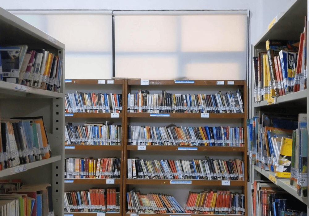 Hidden Gem! Ini Perpustakaan Umum Gratis di Rungkut Surabaya yang Tenang dan Introvert-friendly
