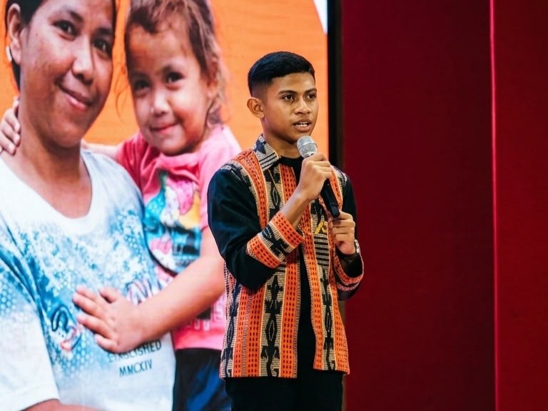 Berry, salah seorang anak dari Timor Tengah Selatan hadir dalam Festival Kisah Inspiratif turut menyuarakan haknya memiliki lingkungan yang aman dan nyaman untuk bertumbuh. (Foto: WVI)