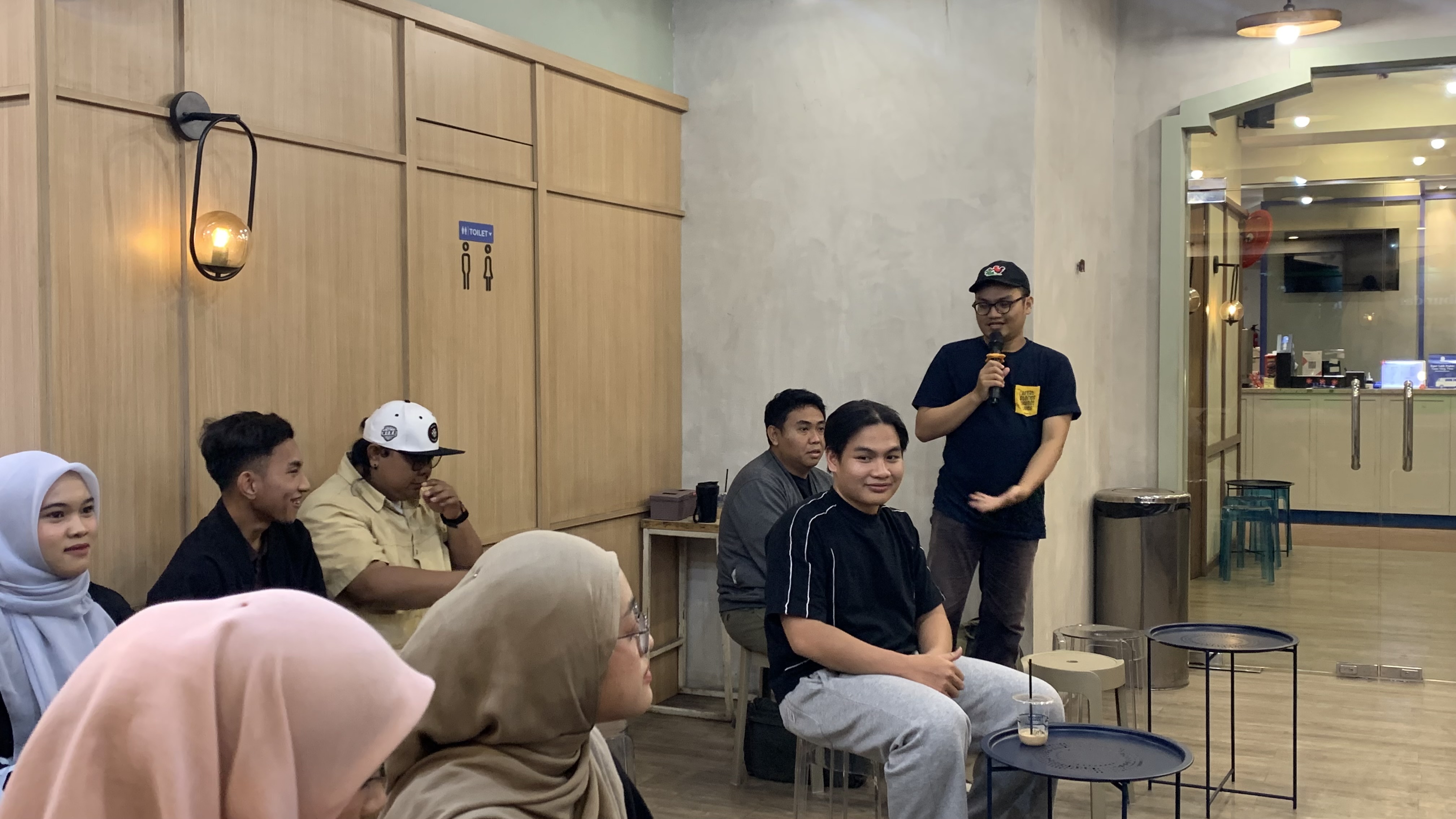 Kegiatan Berproses di Jogja di Broeder Coffee Tugu Yogyakarta, Jumat (24/07) | Foto: GNFI/Pierre Rainer