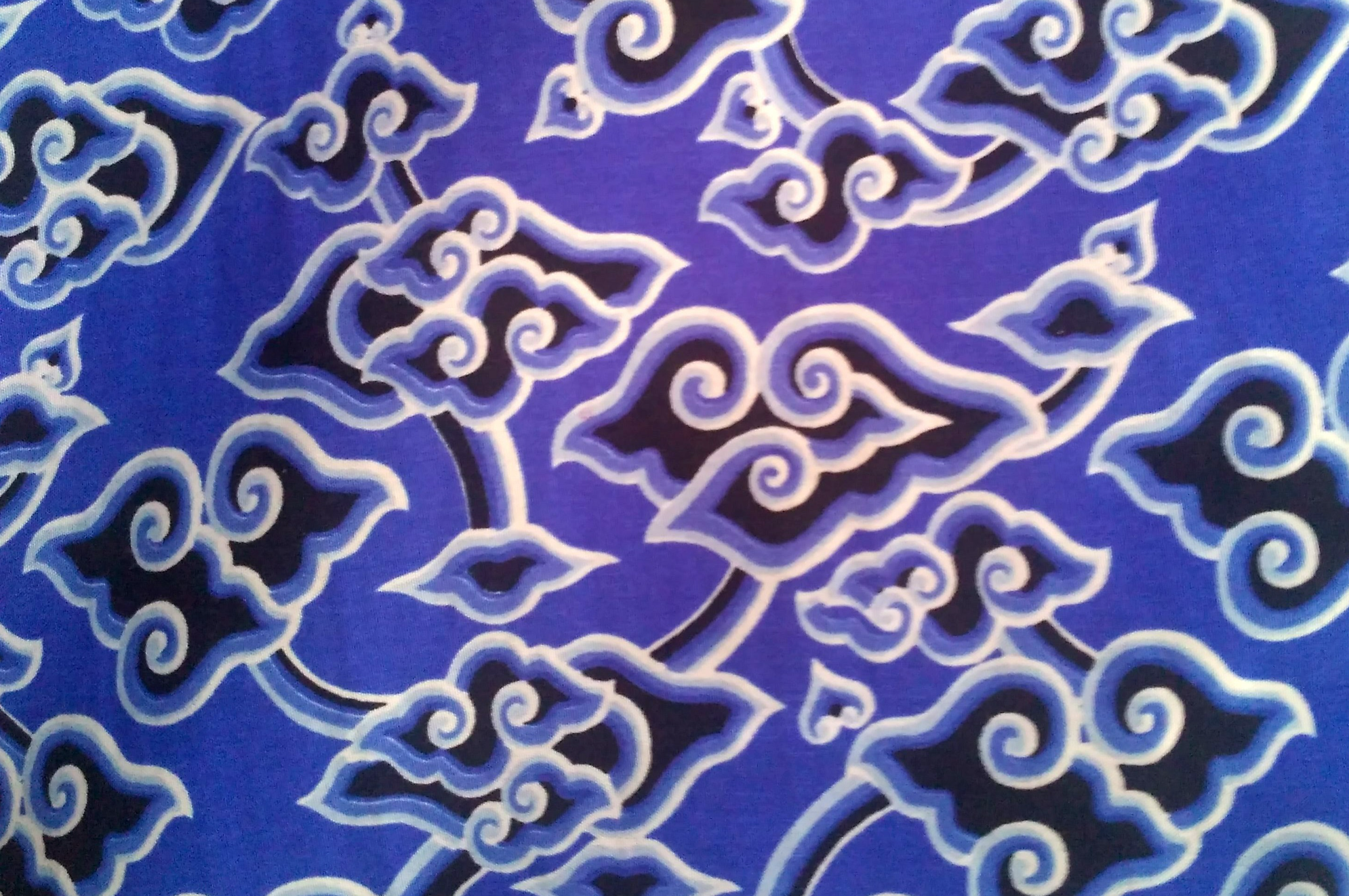 Motif Batik Mega Mendung | Sumber: Wikimedia Commons @Gunarta